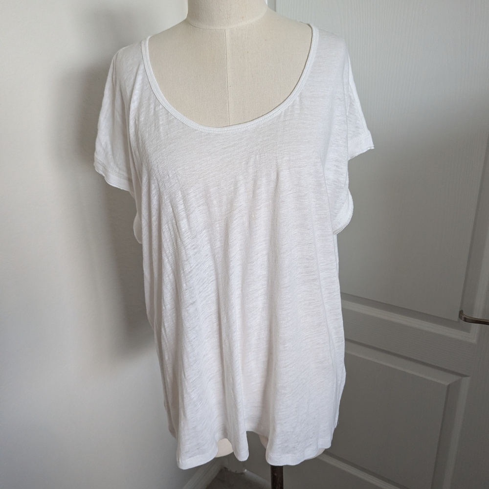Soft Surroundings White Scoop Neck Short Sleeve Tee